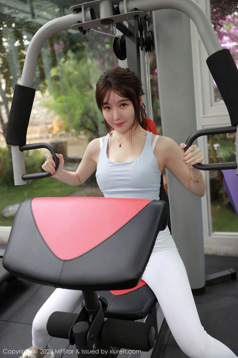 运动女神薛琪琪sandy健身房惹火身材系列大理旅拍